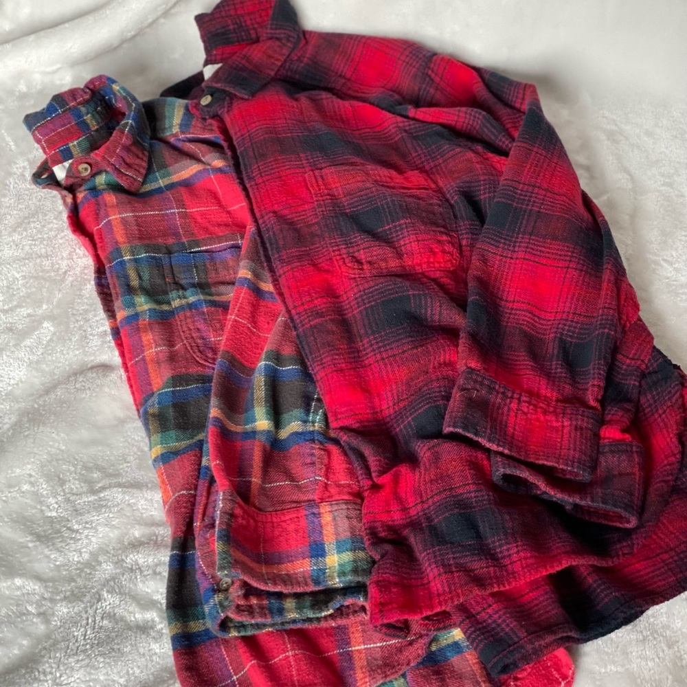 2 AE SOFT BOYFRIEND PLAID SHIRTS